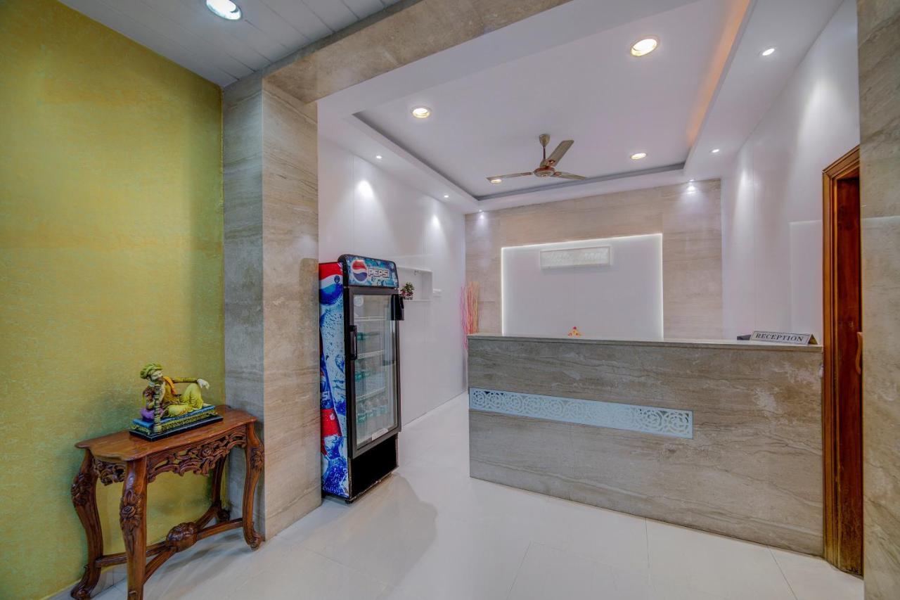 Oyo 18431 Hotel Celestee Grand Hyderabad Exterior foto